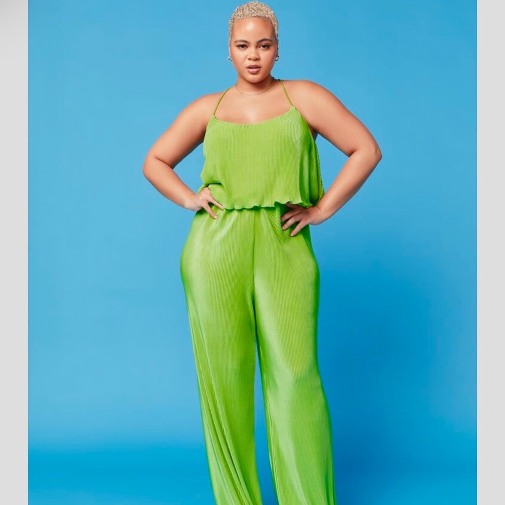 Summer Vibe Green Plisse Lettuce-edge Pant Set Forever 21 NWOT Never Worn